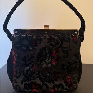 Chic Black Floral Velvet Shoulder Bag
